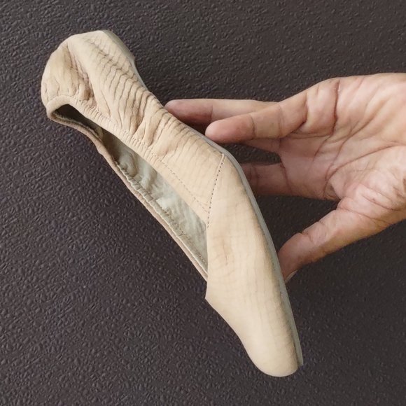 H by Halston Mollie Snake Embossed Camel Leather Flats - Picture 3 of 17